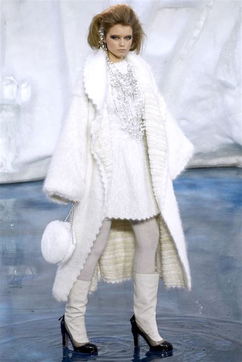 chanel 2010 2011|Chanel fall 2010.